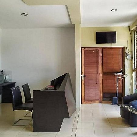 Graha Ht Sumantri Mitra Reddoorz Hotel Тасикмалая Екстериор снимка