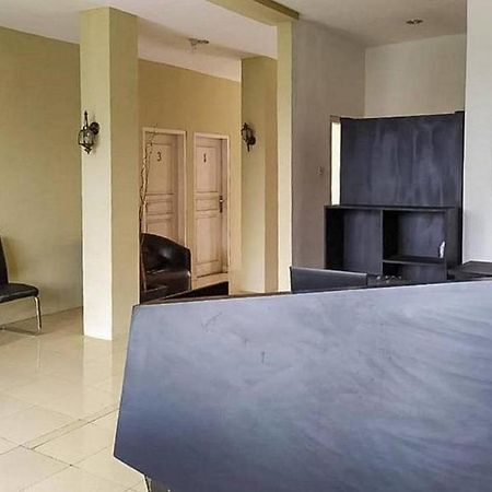 Graha Ht Sumantri Mitra Reddoorz Hotel Тасикмалая Екстериор снимка